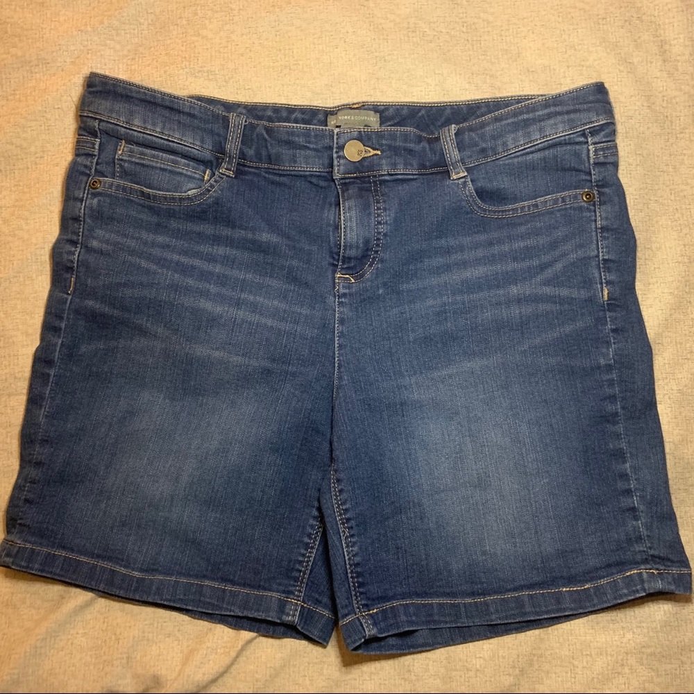 3/$10 New York & Co. jean shorts 14